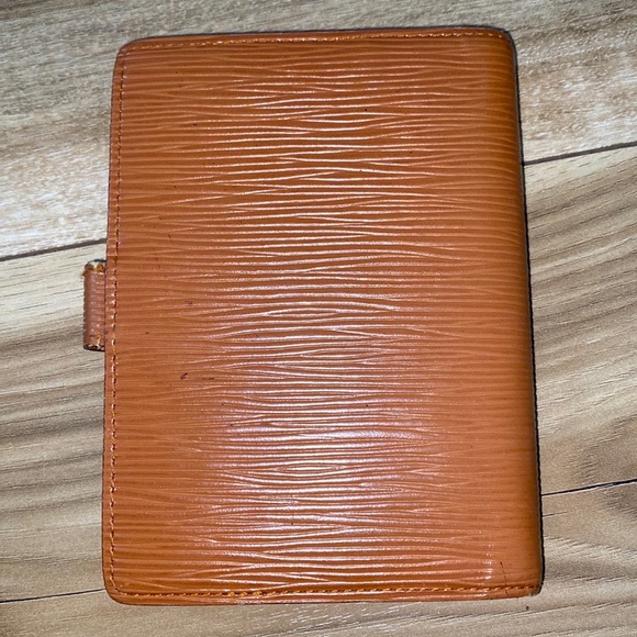 Sold - Picture 4 of 11